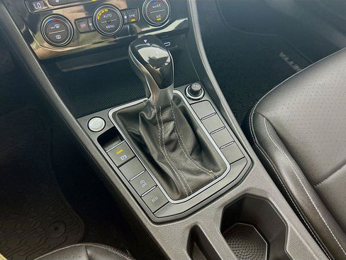 Used 2022 Volkswagen Jetta SE FWD image 16