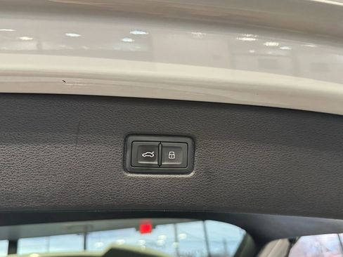 Used 2020 Audi SQ7 Prestige AWD/4WD image 32
