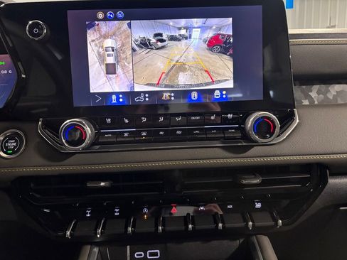 Used 2026 Chevrolet Colorado ZR2 w/ Technology Package image 18