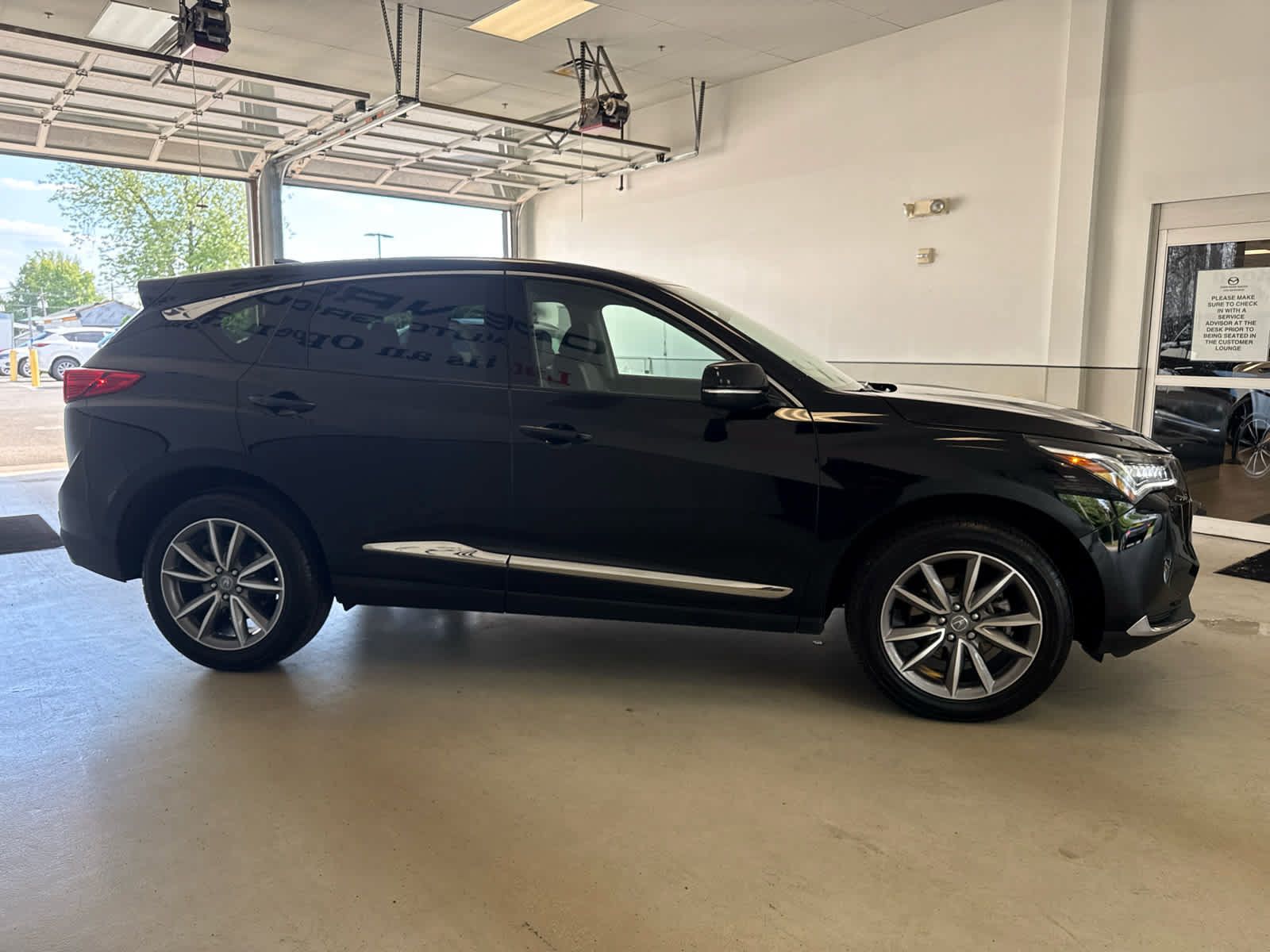 Used 2024 Acura RDX w/ Technology Package AWD/4WD image 7