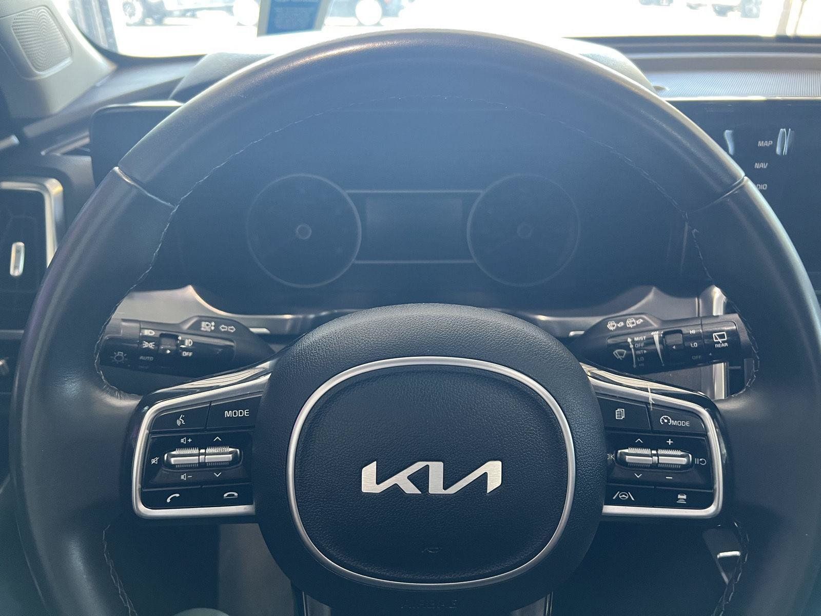 Used 2022 Kia Sorento SX AWD/4WD image 21