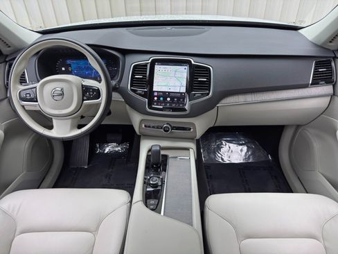 Used 2025 Volvo XC90 T8 Plus AWD/4WD image 13