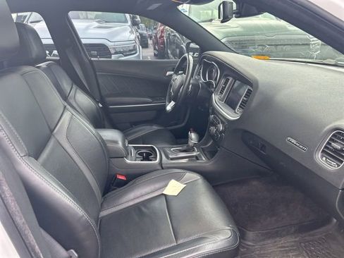 Used 2017 Dodge Charger SXT w/ AWD Plus Group image 7