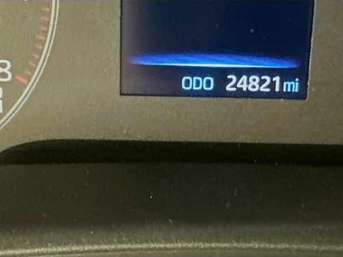 Used 2025 Toyota Corolla LE image 19