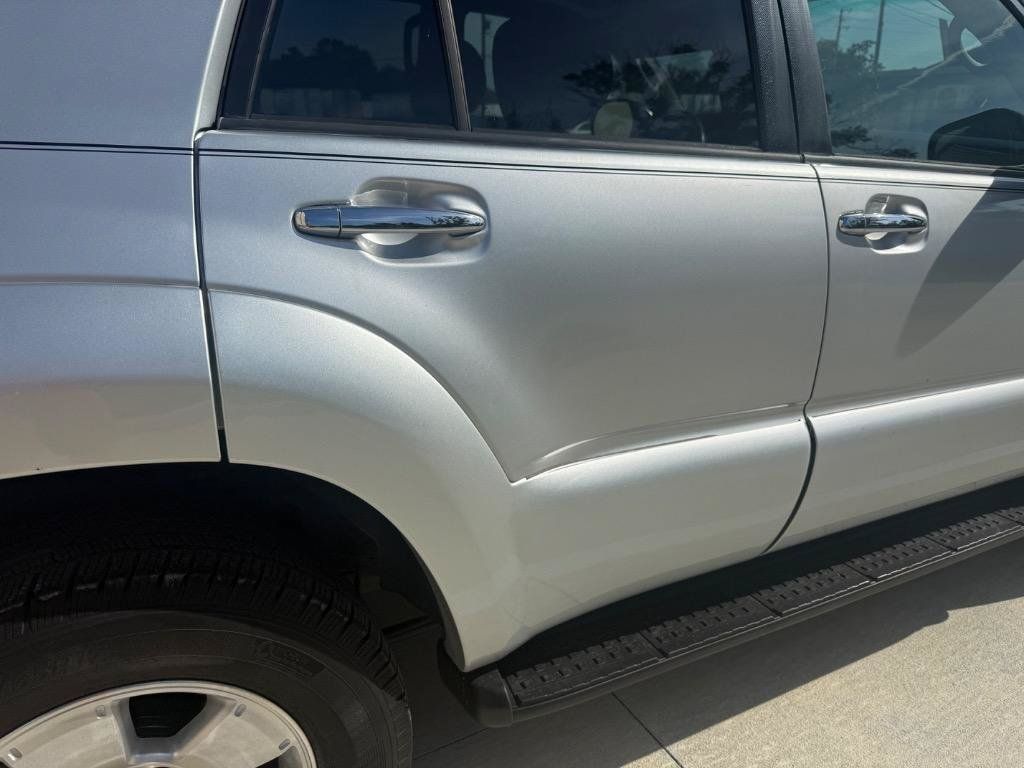 Used 2007 Toyota 4Runner SR5 AWD/4WD image 5