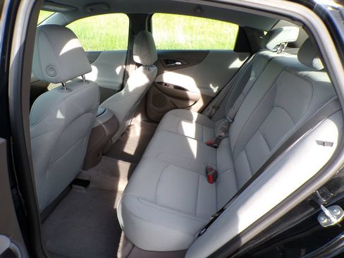 Used 2024 Chevrolet Malibu LS FWD image 17
