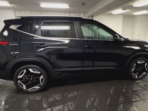 Used 2024 Kia Seltos SX w/ SX Sunroof Package image 9