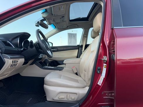 Used 2017 Subaru Outback 2.5i Limited AWD/4WD image 5
