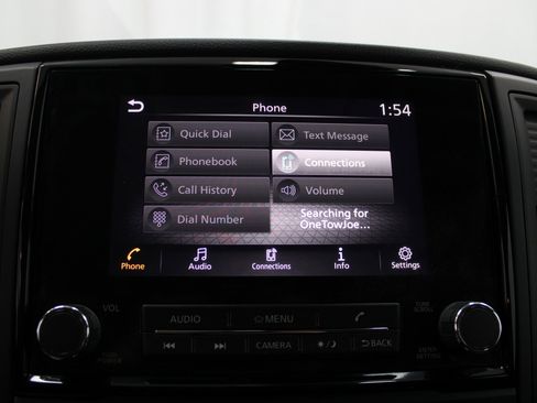 Used 2022 Nissan Titan SV image 39