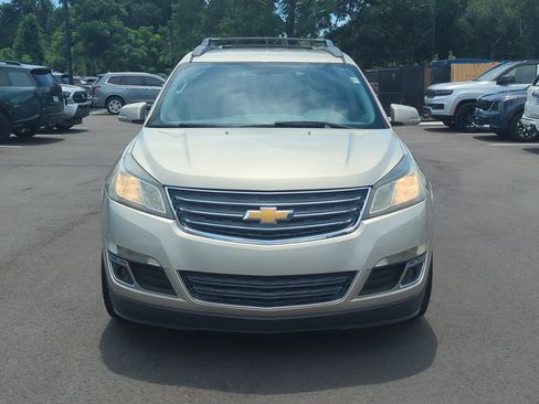 Used 2015 Chevrolet Traverse LT w/ Style and Technology Package FWD image 10
