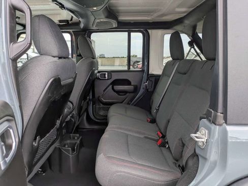 Used 2024 Jeep Wrangler Unlimited Rubicon AWD/4WD image 13