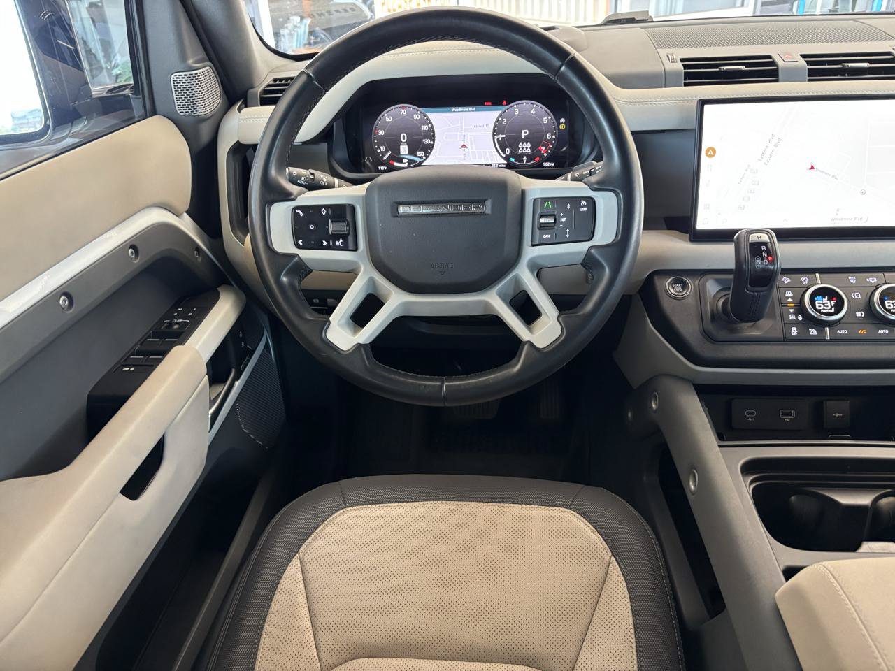 Used 2023 Land Rover Defender 130 X-Dynamic SE AWD/4WD image 15