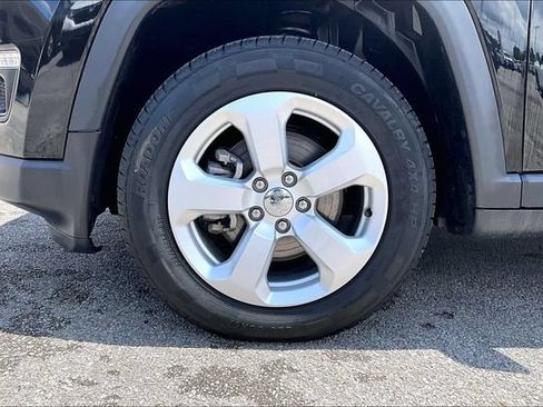 Used 2018 Jeep Compass Latitude w/ Popular Equipment Group FWD image 35