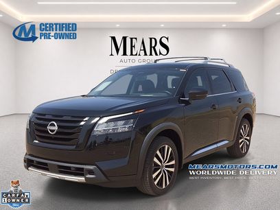 Used 2023 Nissan Pathfinder Platinum w/ Black Appearance Package