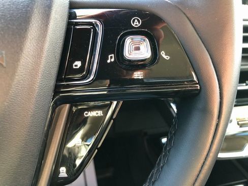 Used 2023 Lincoln Corsair AWD w/ Rear Removable Package Tray image 8