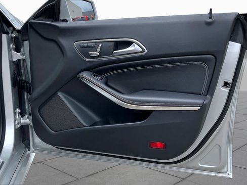 Used 2018 Mercedes-Benz CLA 250 image 22