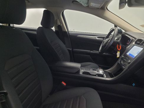 Used 2020 Ford Fusion SE image 21