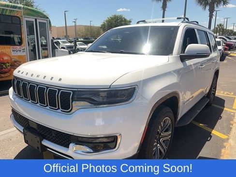 Used 2022 Jeep Wagoneer Series III w/ Flexible Seating Group RWD image 2