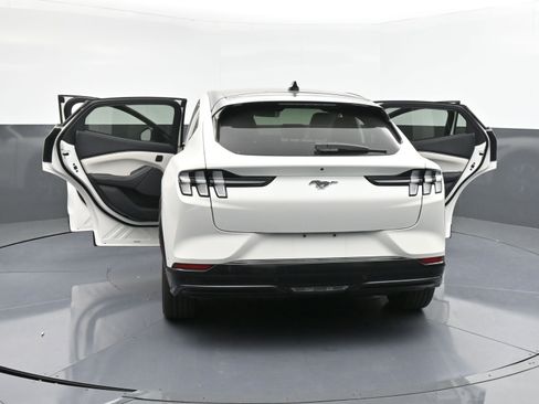 Used 2023 Ford Mustang Mach-E Premium image 39
