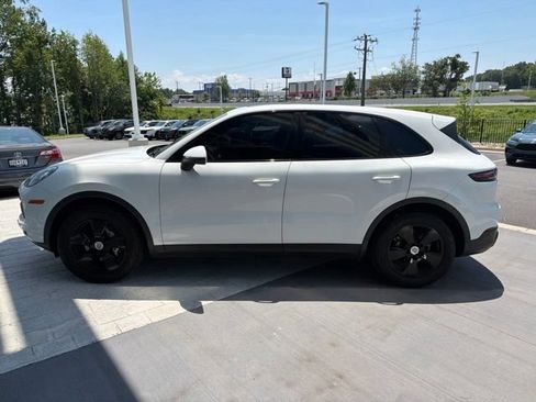 Used 2020 Porsche Cayenne AWD/4WD image 24