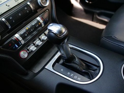 Used 2018 Ford Mustang GT Premium RWD image 19