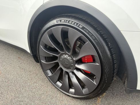 Used 2022 Tesla Model Y Performance image 45