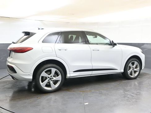 Used 2025 Audi Q5 Premium Plus w/ Premium Plus AWD/4WD image 6