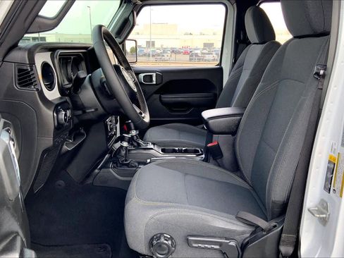 Used 2024 Jeep Wrangler Unlimited Sport AWD/4WD image 11