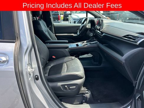 Used 2024 Toyota Sienna XSE w/ XSE Plus Package FWD image 24