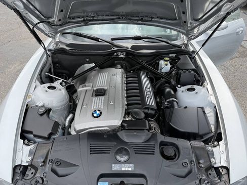Used 2006 BMW Z4 3.0i RWD image 11
