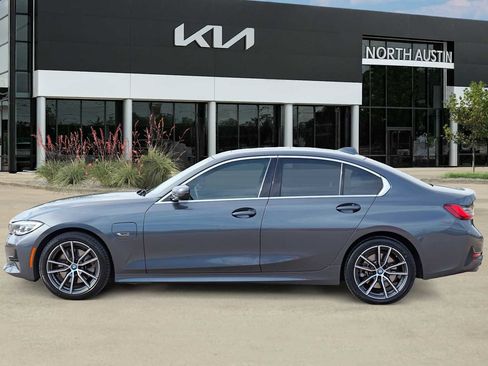 Used 2022 BMW 330e 330e w/ Driving Assistance Package image 4