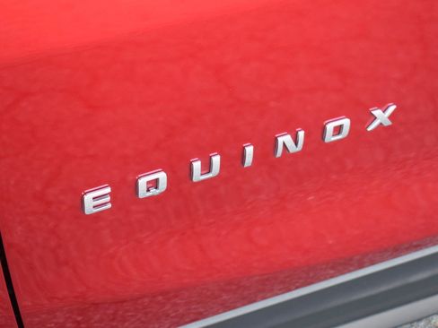 Used 2023 Chevrolet Equinox LT AWD/4WD image 4