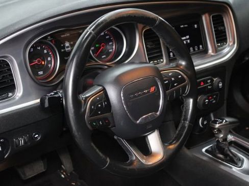 Used 2019 Dodge Charger SXT w/ Leather Interior Group image 11