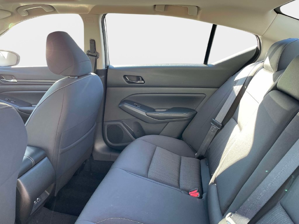 Used 2024 Nissan Altima 2.5 SV w/ SV Premium Package FWD image 15