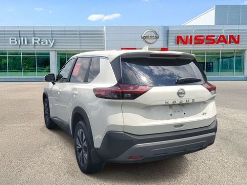 Used 2023 Nissan Rogue SV FWD image 3
