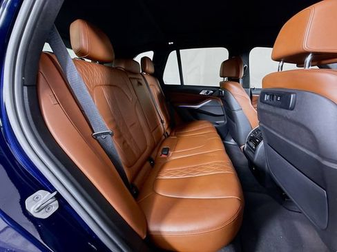 Used 2021 BMW X5 M50i AWD/4WD image 29