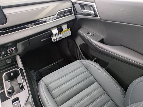 New 2026 Mitsubishi Outlander SE FWD image 18