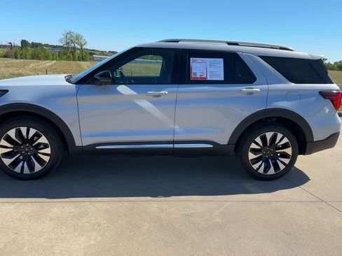 Used 2025 Ford Explorer Platinum w/ LUX Leather Package AWD/4WD image 6