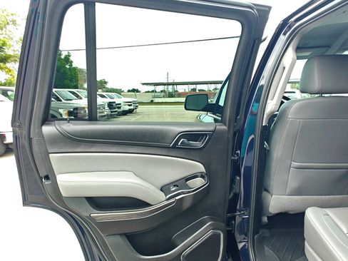 Used 2020 Chevrolet Tahoe LT w/ Luxury Package RWD image 13