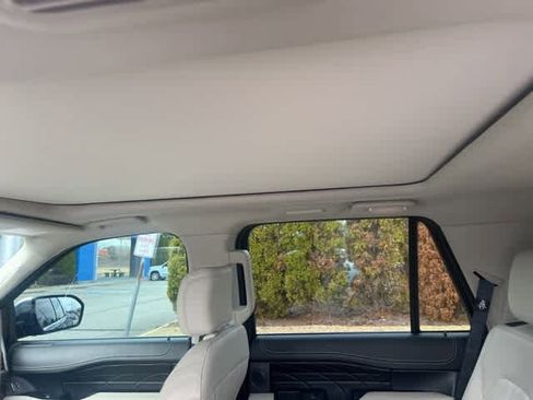 Used 2020 Ford Expedition Platinum image 6