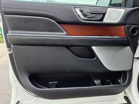 Used 2020 Lincoln Navigator L Reserve w/ Equipment Group 208A Reserve image 10