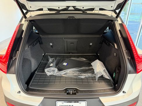 New 2026 Volvo EX40 Plus w/ Climate Package image 32