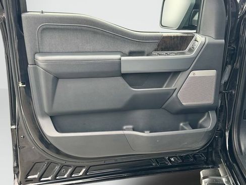 Used 2022 Ford F150 Lariat image 13