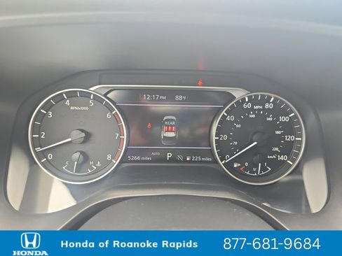 Used 2024 Nissan Rogue SV AWD/4WD image 14