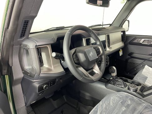 New 2025 Ford Bronco Outer Banks image 2