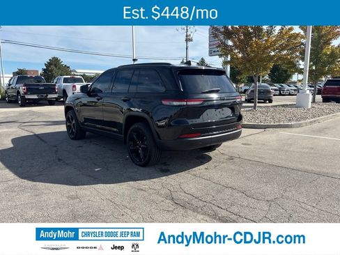 Used 2023 Jeep Grand Cherokee Limited w/ Black Appearance Package AWD/4WD image 10