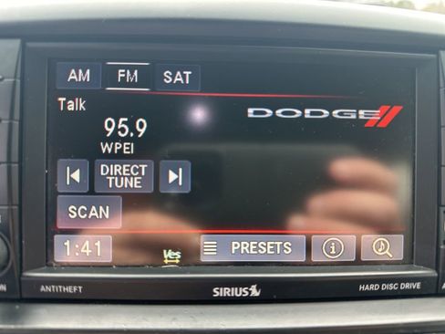 Used 2016 Dodge Grand Caravan SXT image 21