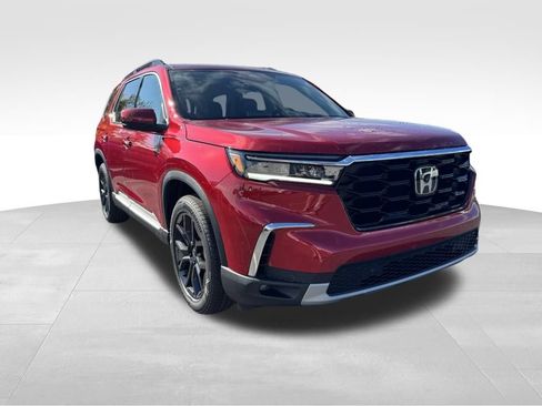 New 2025 Honda Pilot Touring image 2