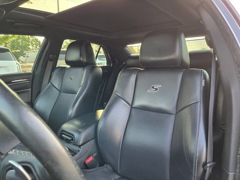 Used 2018 Chrysler 300 S w/ 300S Premium Group 2 RWD image 24