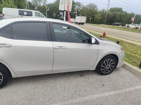 Used 2019 Toyota Corolla LE FWD image 11